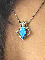 Klicke auf die Grafik für eine vergrößerte Ansicht

Name: amulet-400-x-534.jpg
Ansichten: 360
Größe: 176,4 KB
ID: 4440689