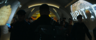 Klicke auf die Grafik für eine vergrößerte Ansicht  Name: FAM Jamestown base reference in The Expanse S05E01.png Ansichten: 0 Größe: 1,03 MB ID: 4599215