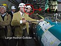 Klicke auf die Grafik für eine vergrößerte Ansicht

Name: LHC!.jpg
Ansichten: 135
Größe: 120,6 KB
ID: 4231653